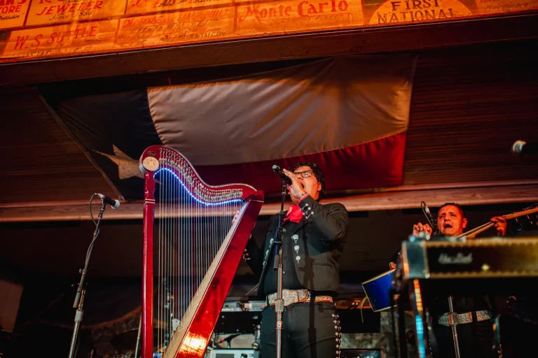 At Gruene Hall, Kacey Musgraves and the Mariachi Brothers Were a Match Made in (Texan) Heaven