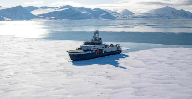 The EU wants to make the internet with a submarine cable in the Arctic