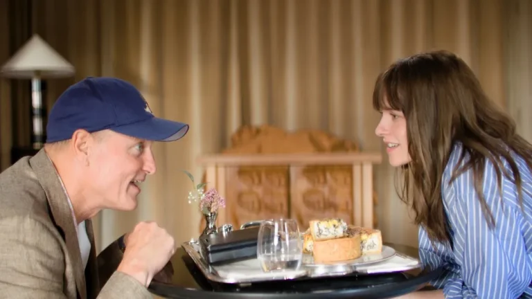 A Twisted ‘Emily In Paris’ Meets ‘The White Lotus’ In Kristen Stewart’s Bizarre New Comedy A Twisted ‘Emily In Paris’ Meets ‘The White Lotus’ In Kristen Stewart’s Bizarre New Comedy