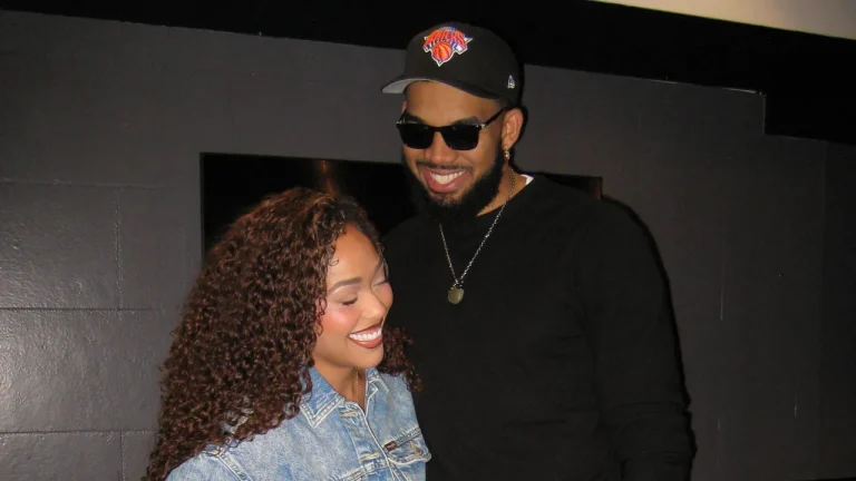 Jordyn Woods Has Pretty Much Perfected Her Knicks Game-Day Routine Jordyn Woods Has Pretty Much Perfected Her Knicks Game-Day Routine