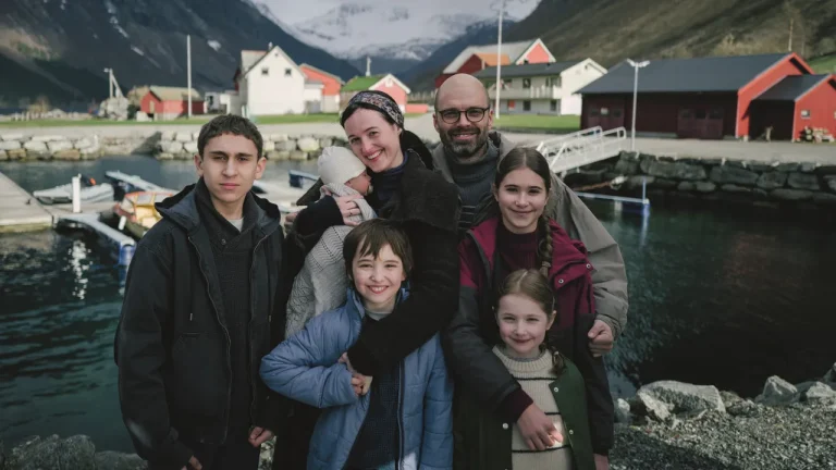 2026 Palme d’Or Winner ‘Fjord,’ Starring Renate Reinsve, Is a Gripping, Urgent Watch