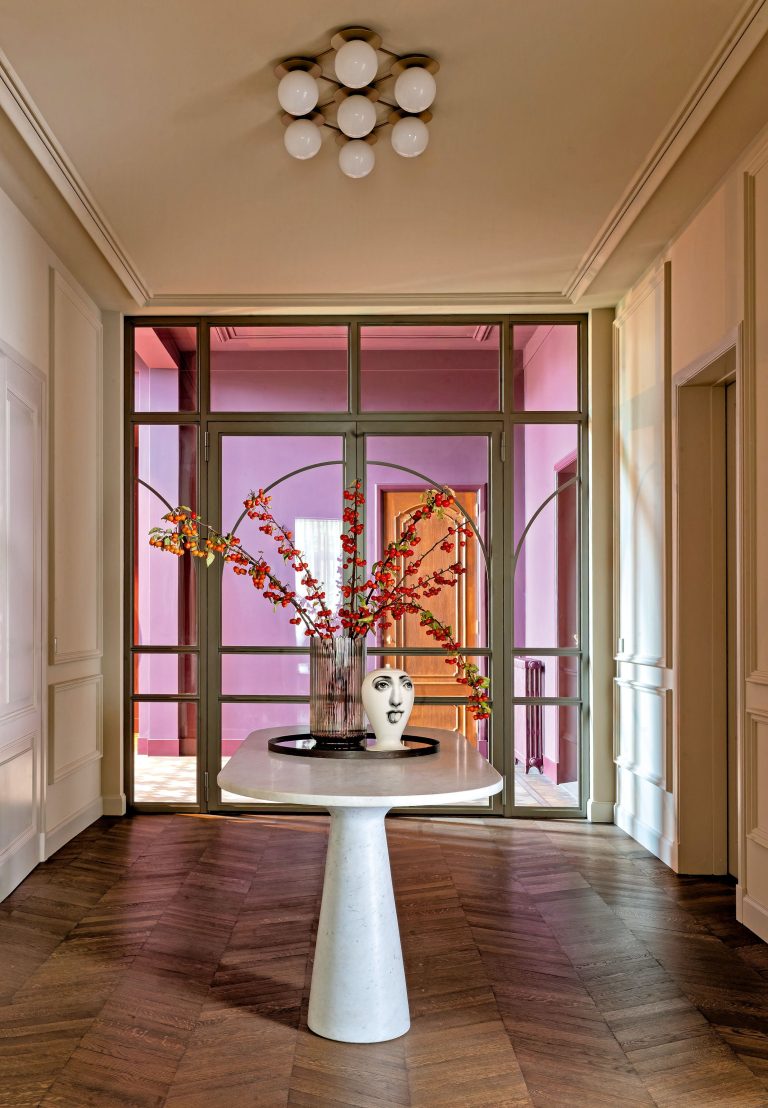 This Dutch Home Balances Grandeur With Contemporary Style