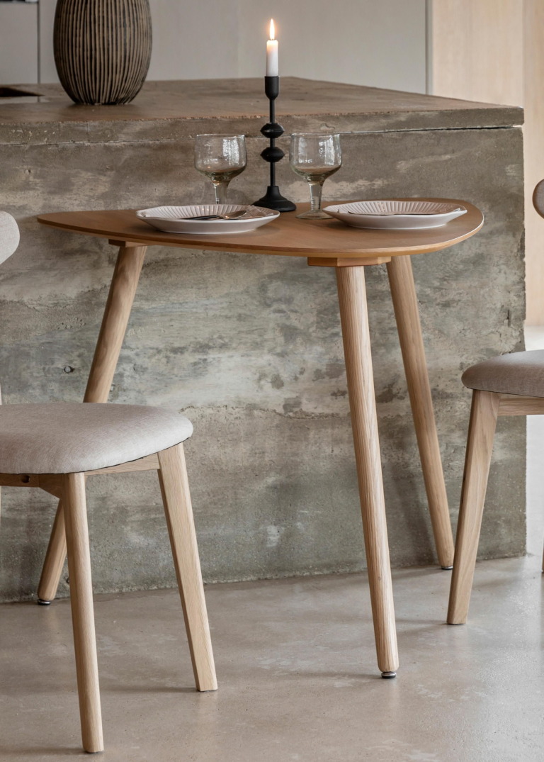 This Clever ‘Half Dining Table’ Is Ideal for Small Kitchens |