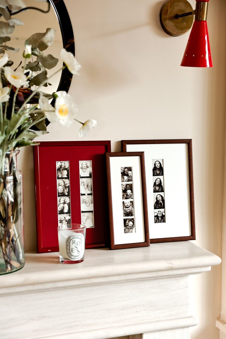 This Is How Interior Designers Display Family Photographs