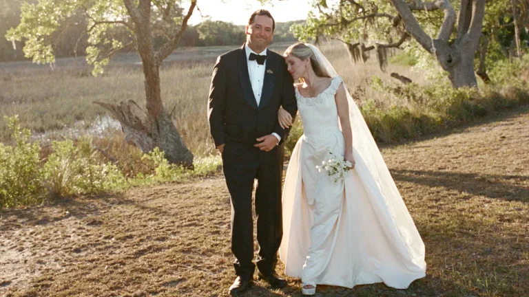 The Bride Wore a Vintage ’90s Dress and a Belgian Lace Veil to Marry Underneath South Carolina Oaks