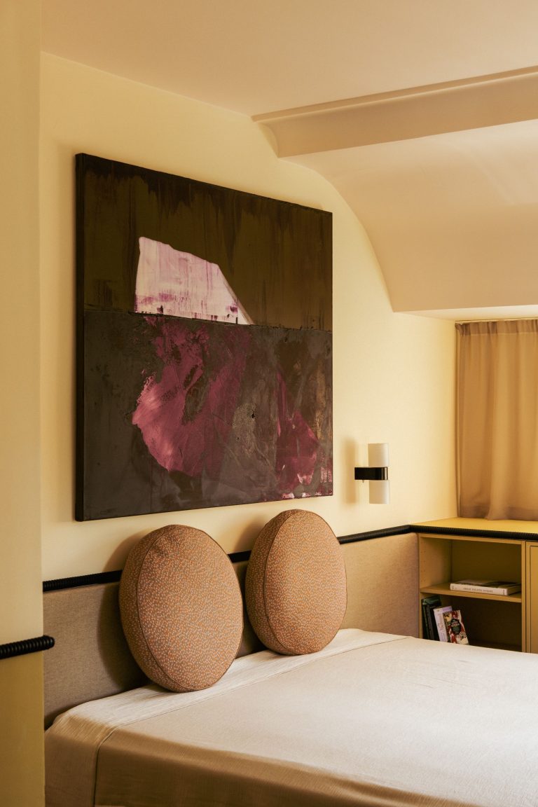 This 120-Year-Old Villa’s Modern Color Palette Works Wonders