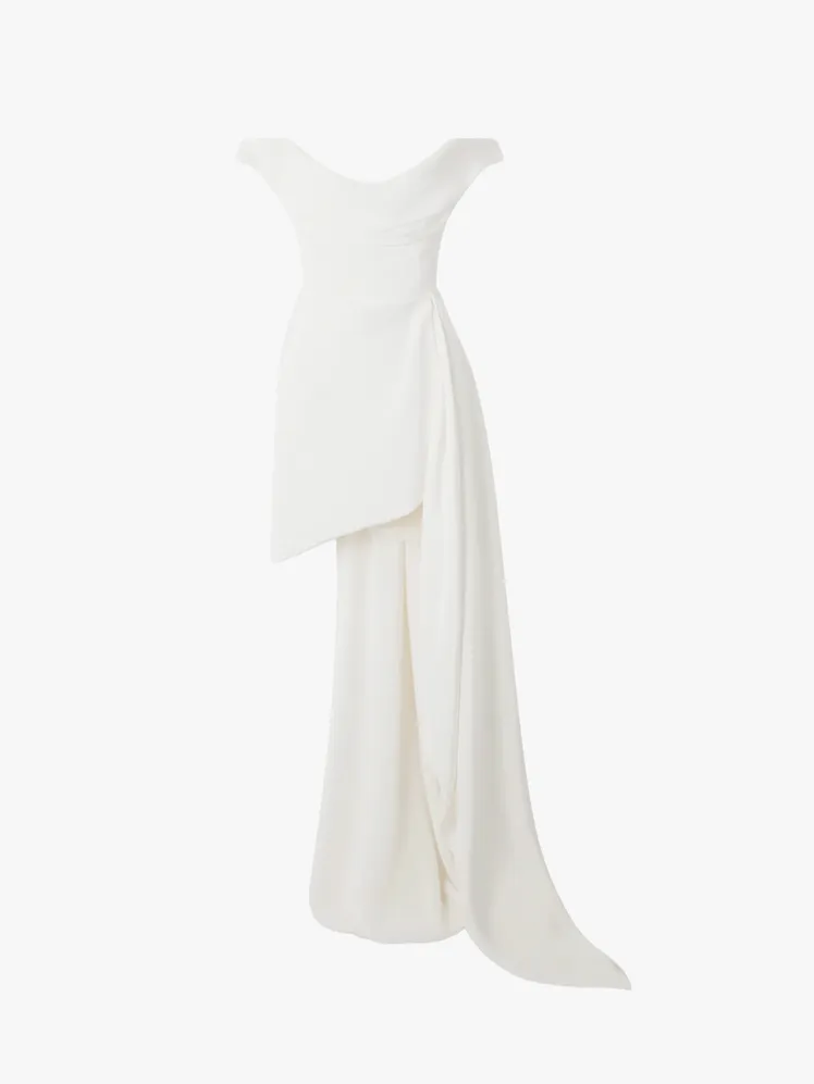 5 Ways to Style a Short Wedding Dress, According to Your Venue 5 Ways to Style a Short Wedding Dress, According to Your Venue