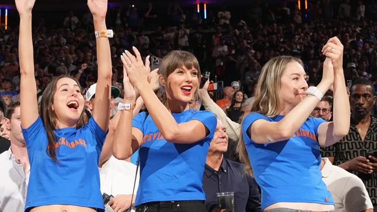 On Taylor Swift, Haim, the New York Knicks, and the Taboo Thrill of Repping Whatever City You Want On Taylor Swift, Haim, the New York Knicks, and the Taboo Thrill of Repping Whatever City You Want